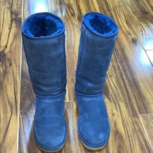 Hardly Worn Navy Blue Uggs!